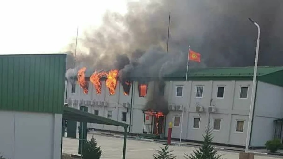 Конфликт на границе. Погибли 13 человек, пострадали 134 кыргызстанца